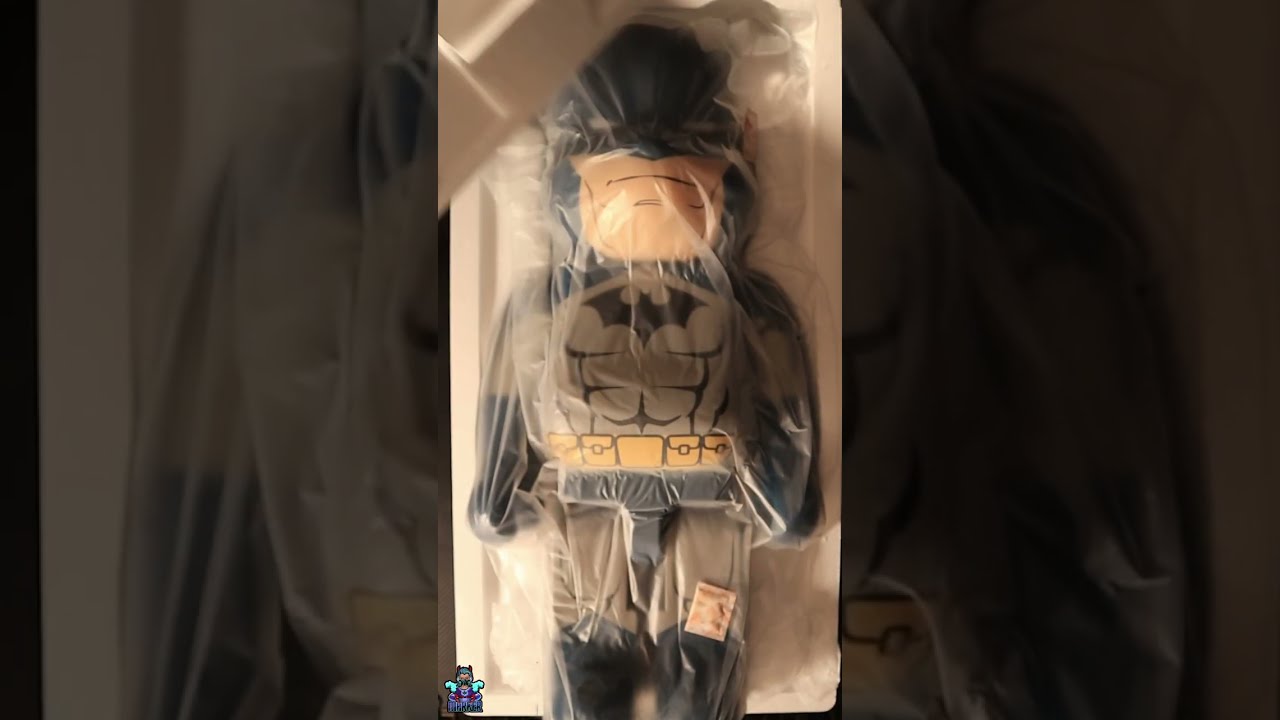 Bearbrick x DC Comics Batman 1000% Multi Toy Bearbrick x DC Comics Batman 1000% Multi Toy